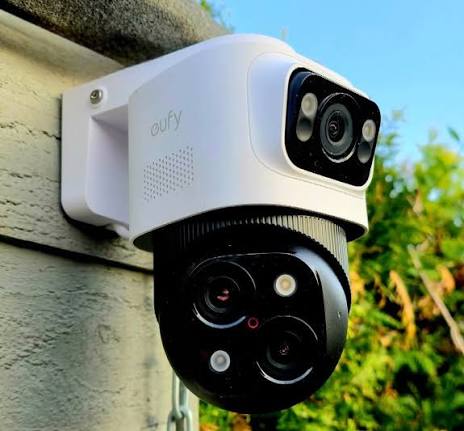 eufy PoE Bullet-PTZ Cam S4 eufy PoE Bullet-PTZ Cam S4